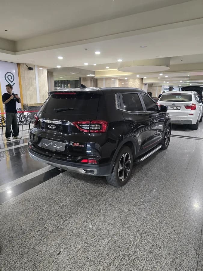 ام وی ام X55 پرو — عکس ۳ از ۶
