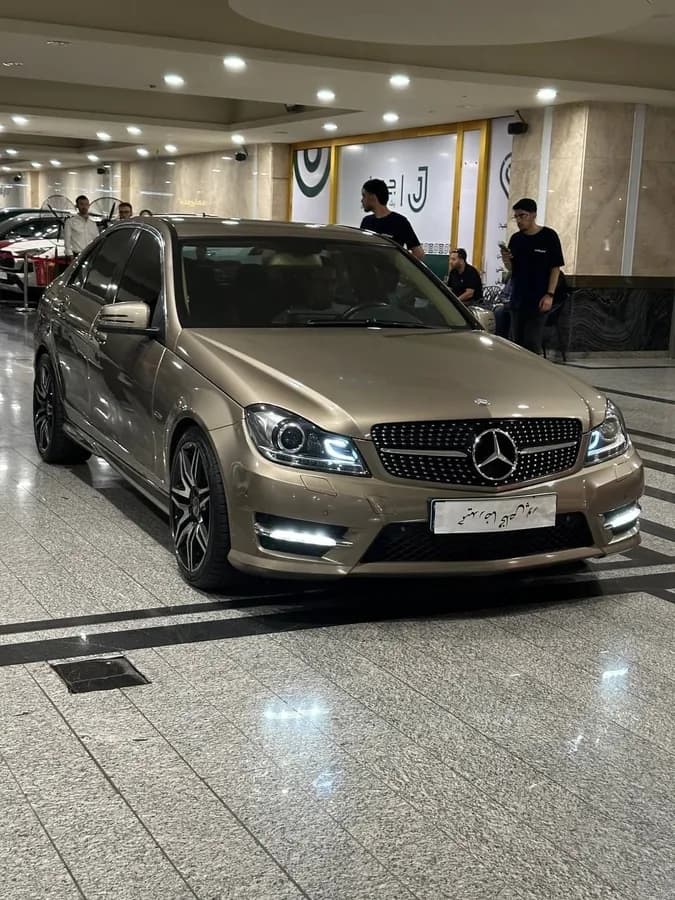 مرسدس بنز کلاس C — عکس ۳ از ۶