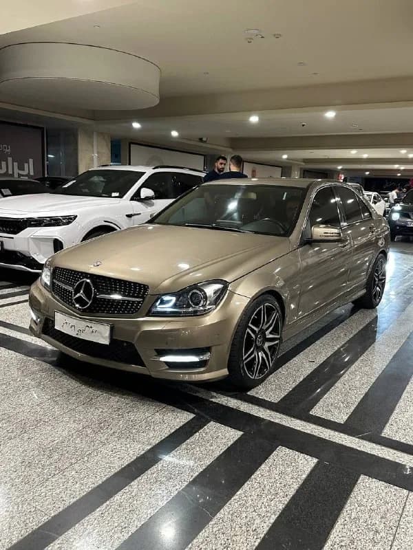 مرسدس بنز کلاس C — عکس ۱ از ۶