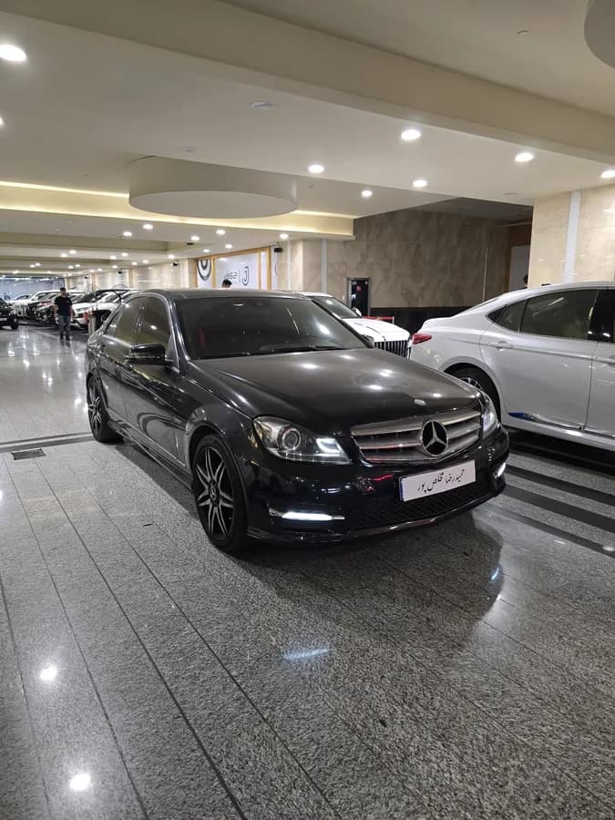 مرسدس بنز کلاس C — عکس ۲ از ۵
