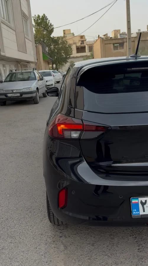 اپل کورسا — عکس ۲ از ۵