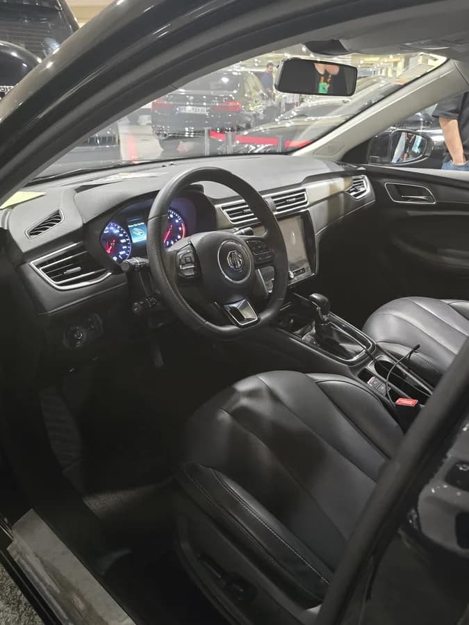 ام جی MG5 — عکس ۵ از ۸