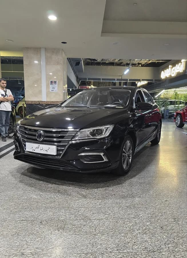 ام جی MG5 — عکس ۴ از ۸