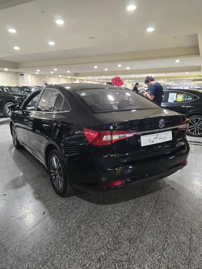ام جی MG5 — عکس ۶ از ۸