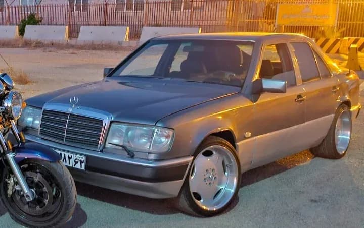 مرسدس بنز کلاس E — عکس ۳ از ۳