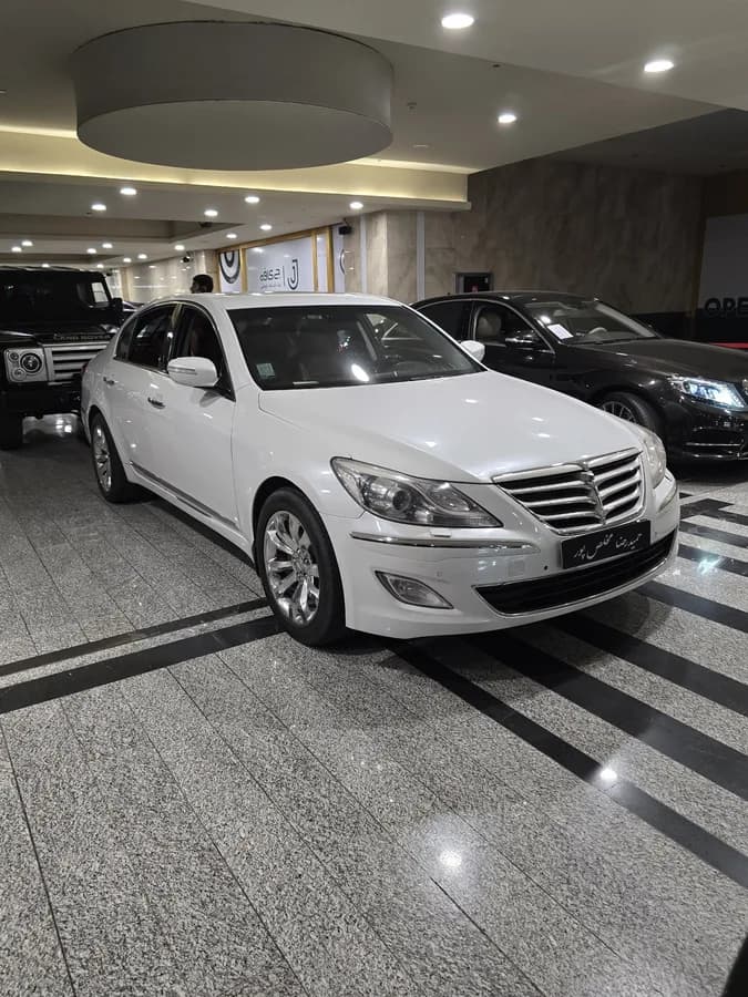 هیوندای جنسیس — عکس ۲ از ۵