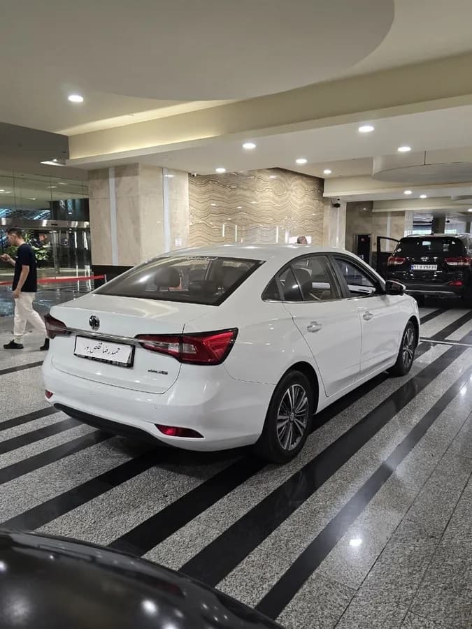 ام جی MG5 — عکس ۶ از ۶