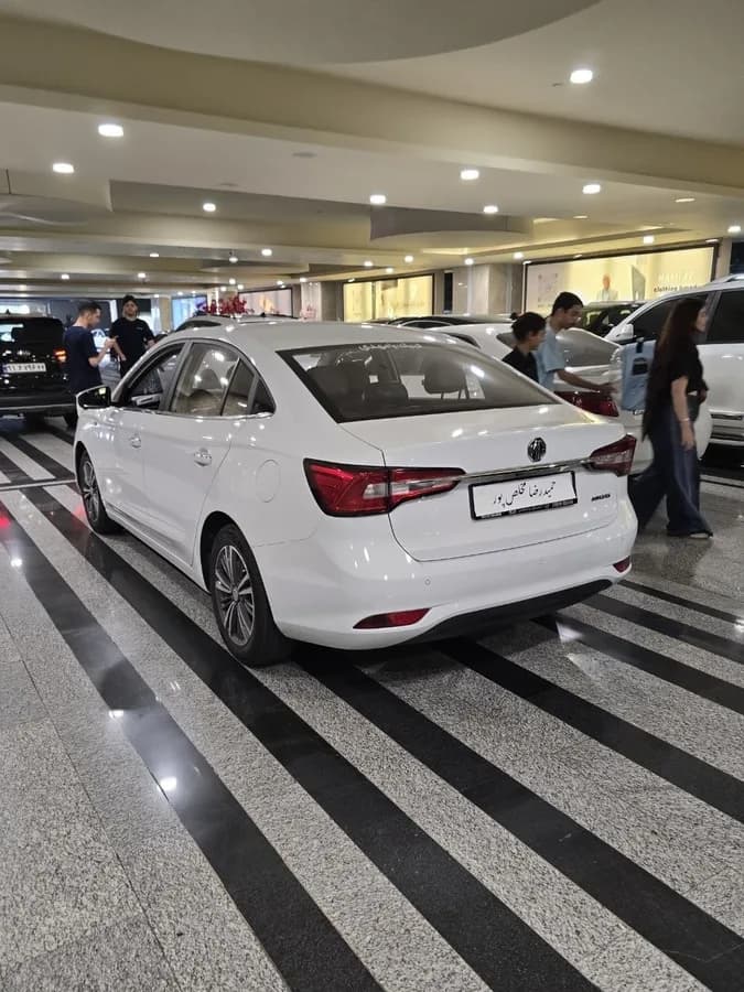 ام جی MG5 — عکس ۲ از ۶