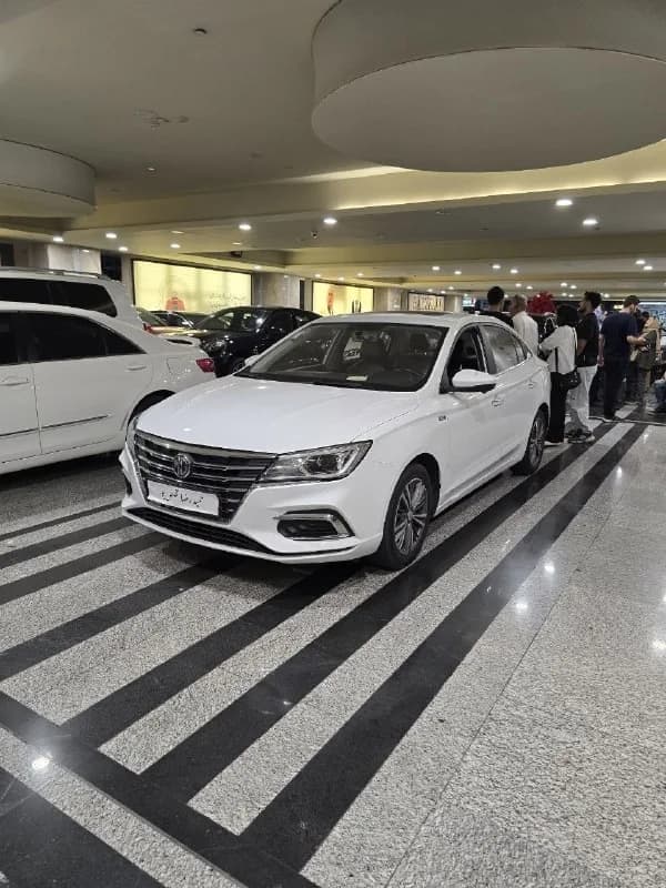 ام جی MG5 — عکس ۱ از ۶