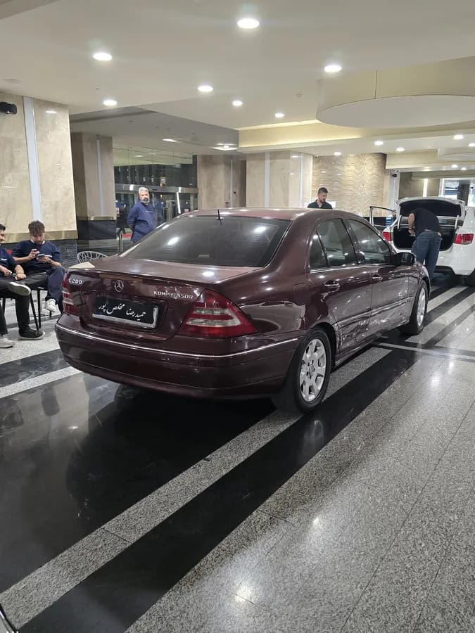 مرسدس بنز کلاس C — عکس ۲ از ۶