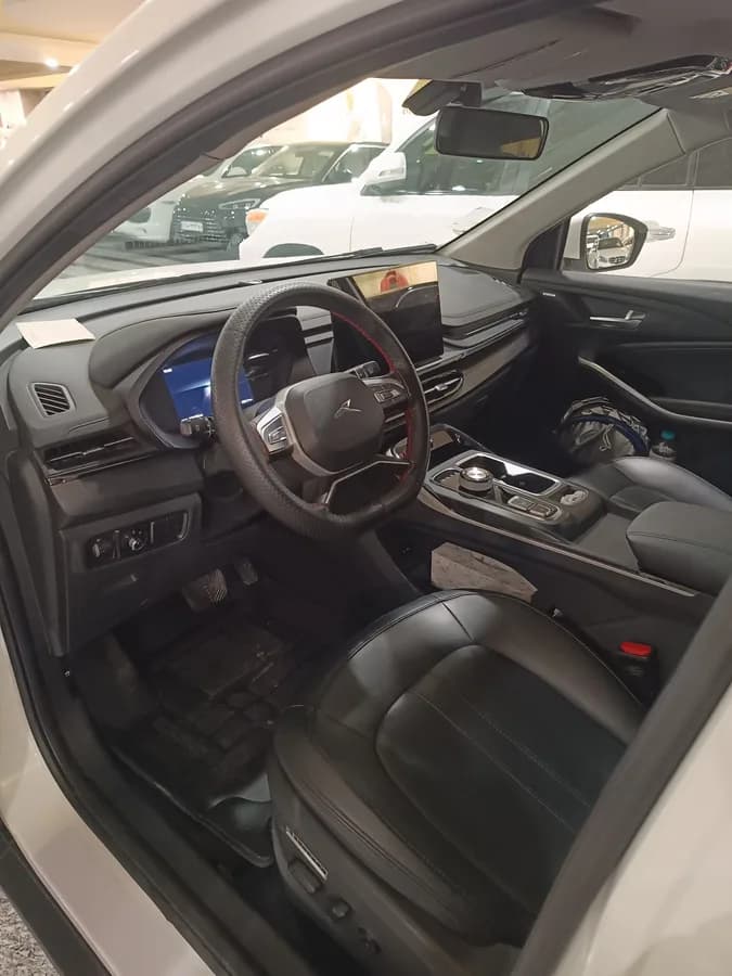 کی ام سی X5 — عکس ۴ از ۶