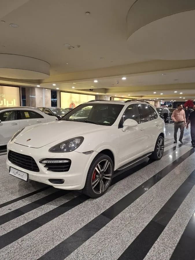 مرسدس بنز GTS — عکس ۹ از ۱۰