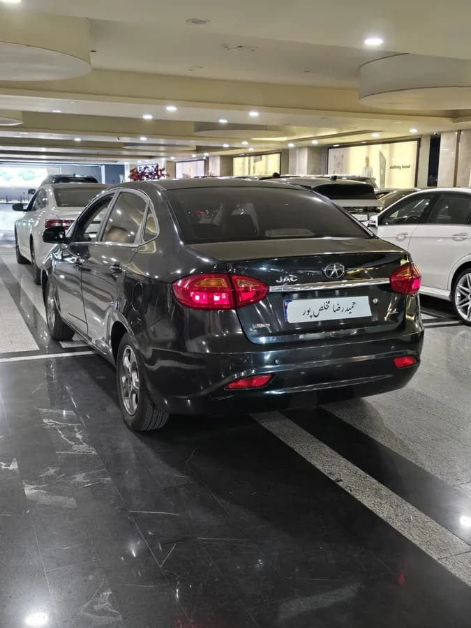 جک J4 — عکس ۶ از ۶