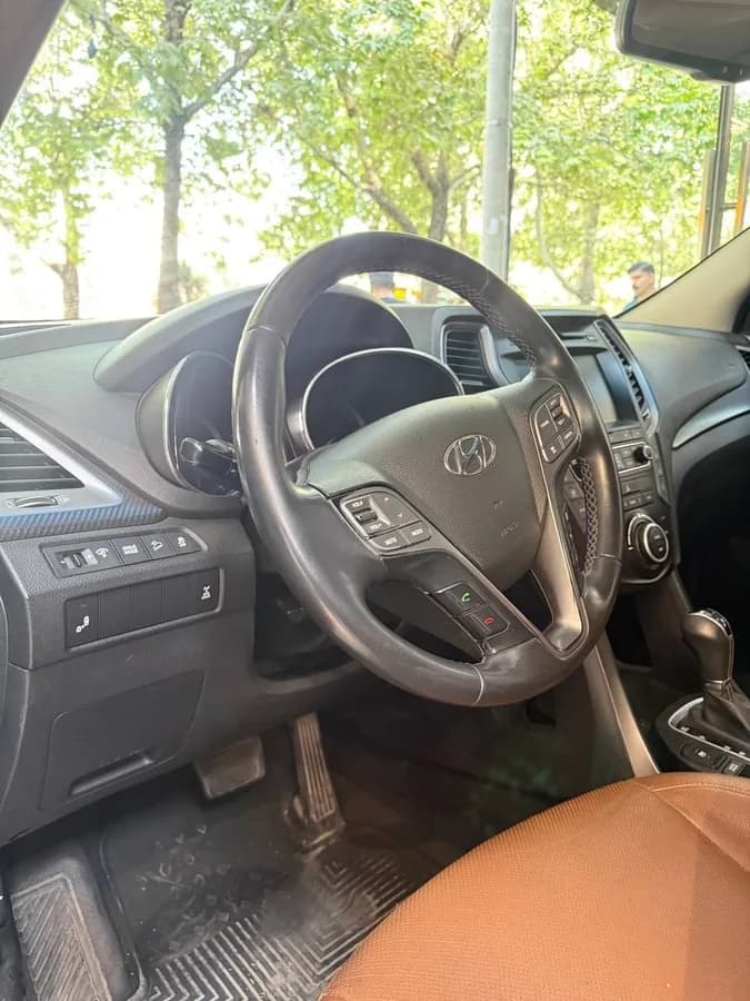 هیوندای سانتافه — عکس ۳ از ۷