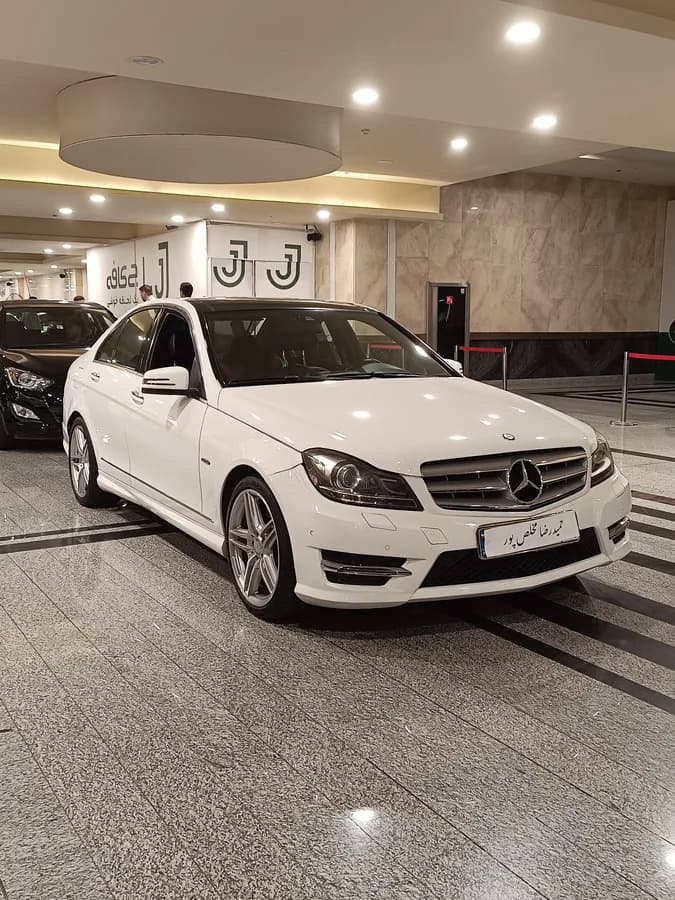 مرسدس بنز کلاس C — عکس ۳ از ۶