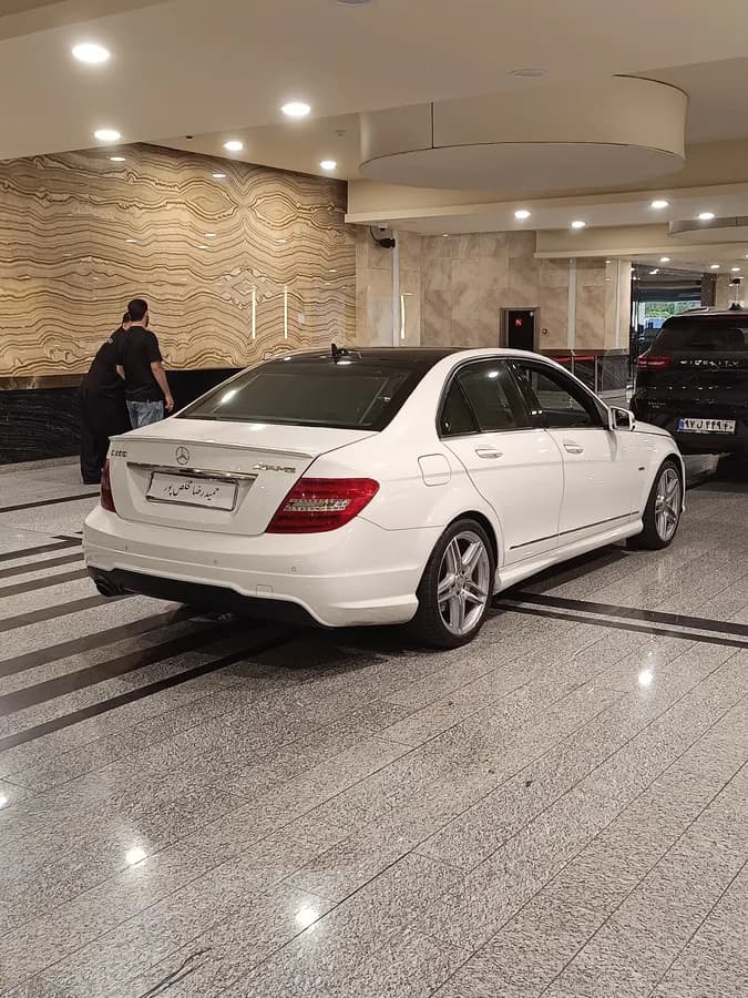 مرسدس بنز کلاس C — عکس ۵ از ۶