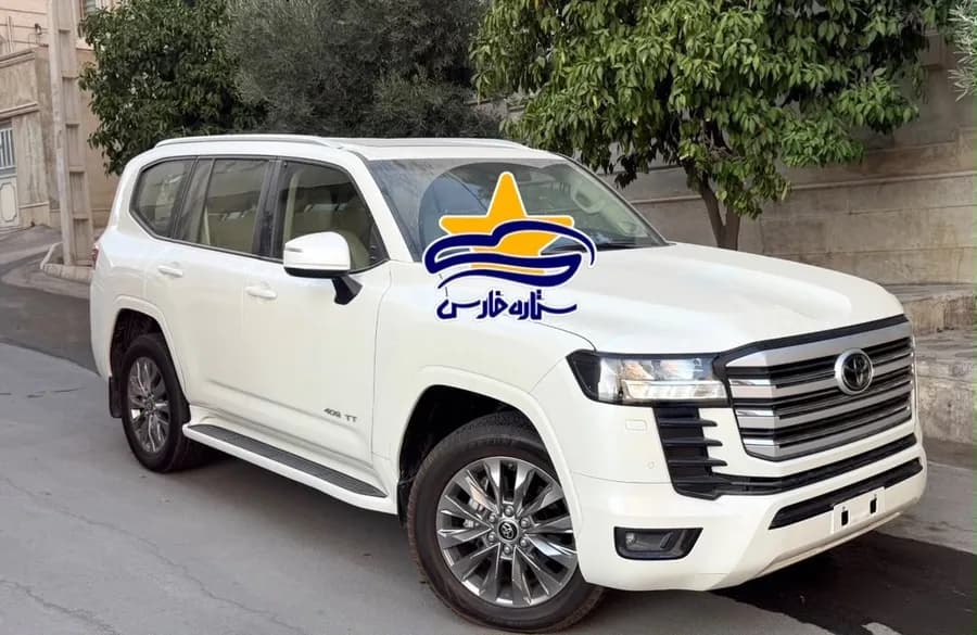 تویوتا لندکروزر — عکس ۱ از ۴