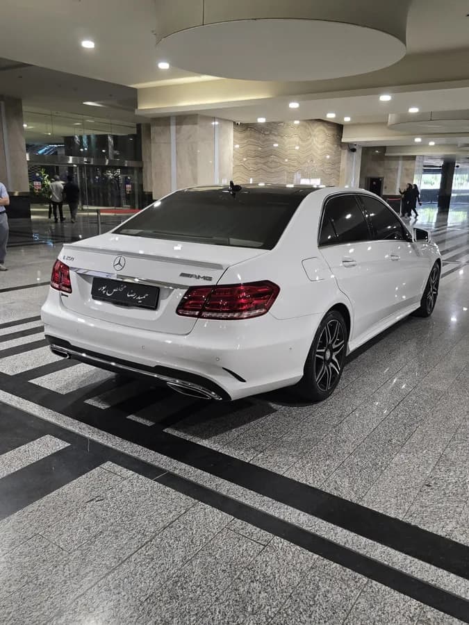 مرسدس بنز کلاس E — عکس ۳ از ۶