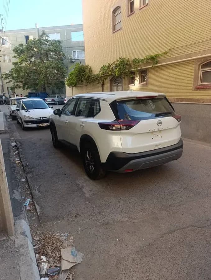 نیسان ایکستریل — عکس ۴ از ۴