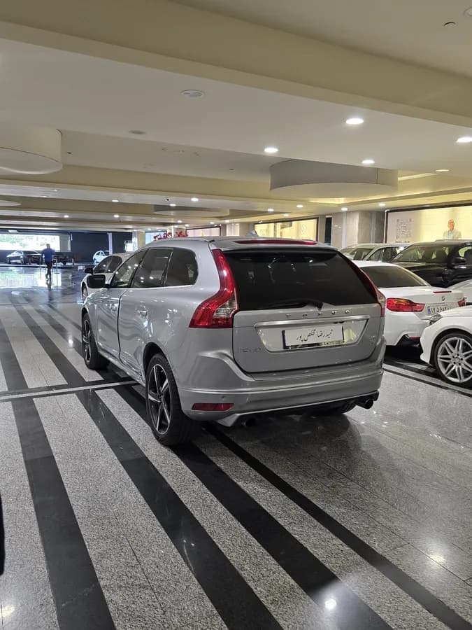 ولوو XC60 — عکس ۴ از ۶