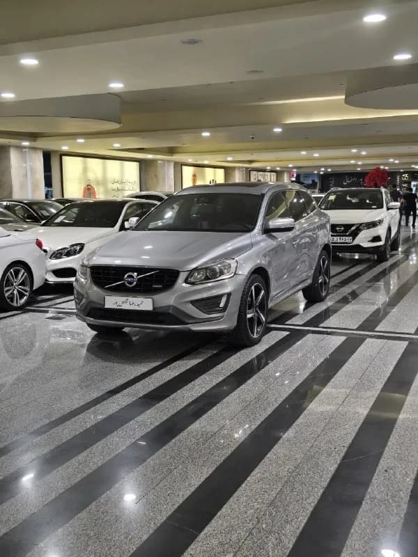 ولوو XC60 — عکس ۱ از ۶