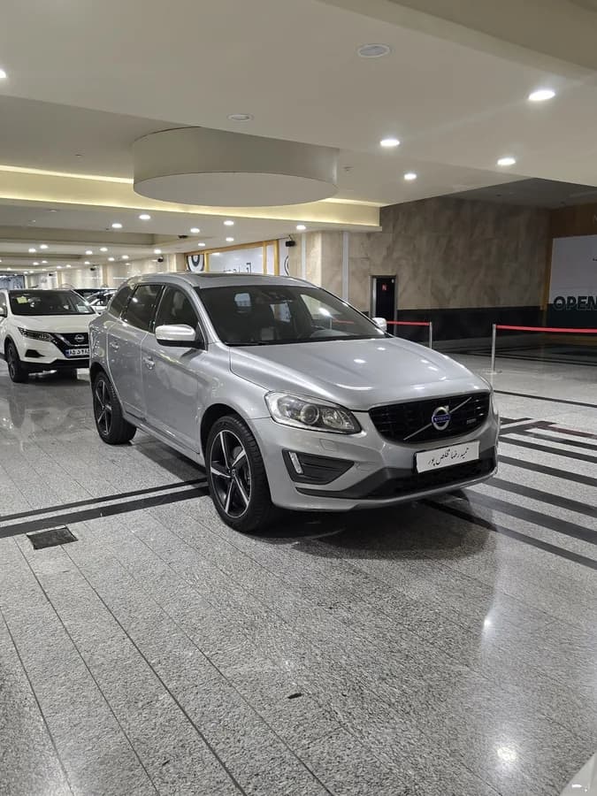 ولوو XC60 — عکس ۳ از ۶