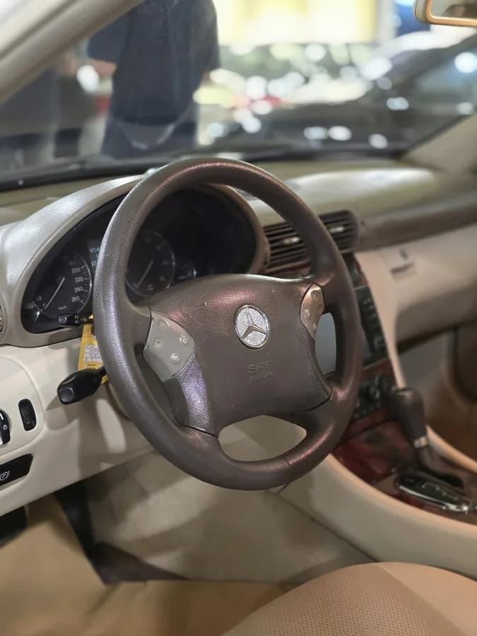 مرسدس بنز کلاس C — عکس ۶ از ۷
