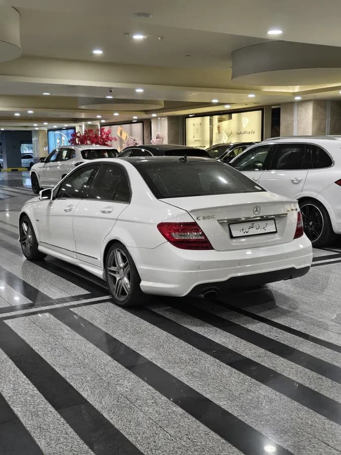 مرسدس بنز کلاس C — عکس ۶ از ۷