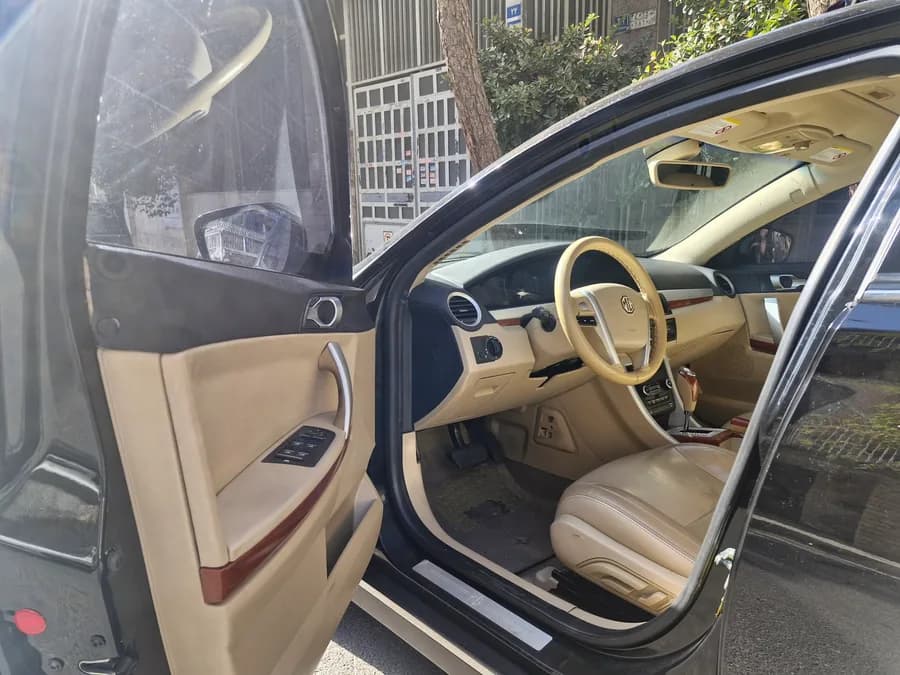 ام جی 550 — عکس ۹ از ۱۰
