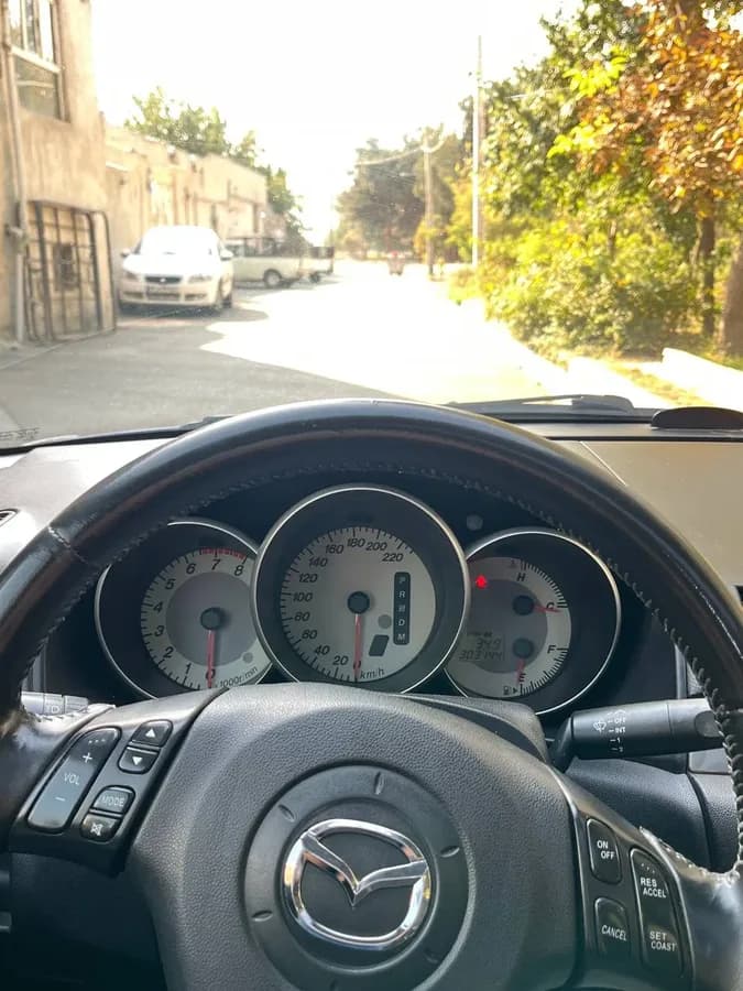 مزدا 3 قدیم — عکس ۹ از ۱۰