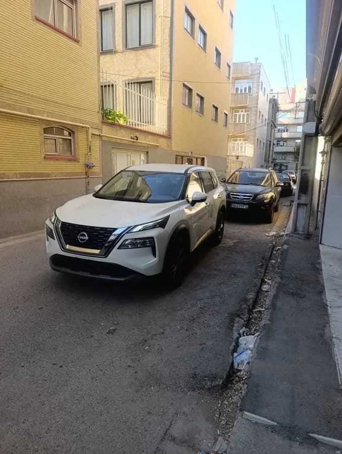 نیسان ایکستریل — عکس ۱ از ۴