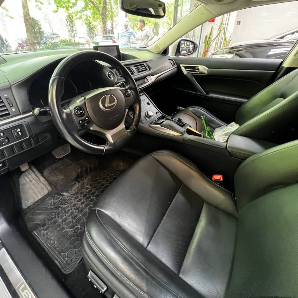 لکسوس ct200 مدل ۲۰۱۴