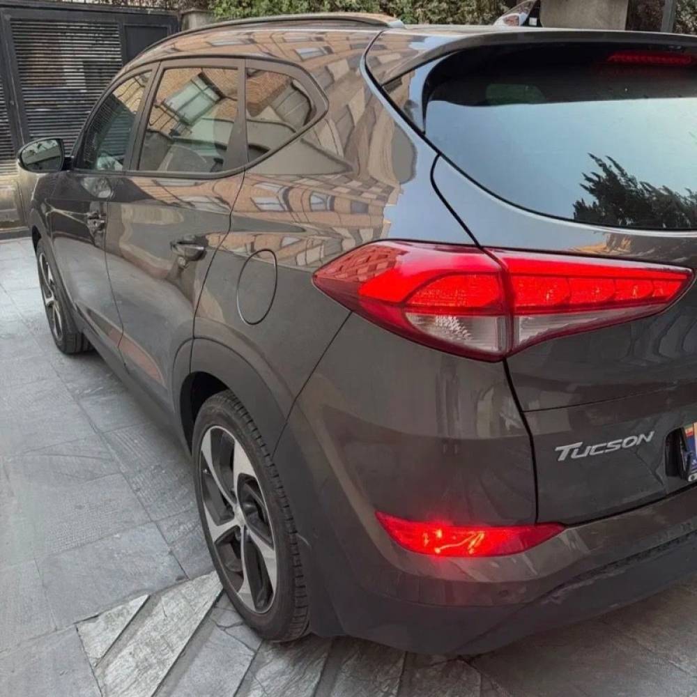 هیوندای مدل توسان 2.0 لیتر دو دیفرانسیل سال 2017  کارکرده