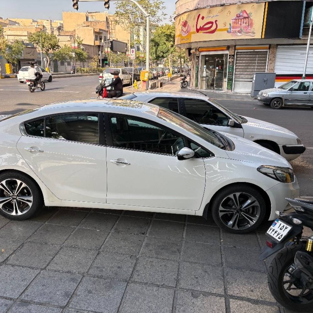 کیا مدل سراتو 2.0 لیتر اتوماتیک سال 2015  کارکرده