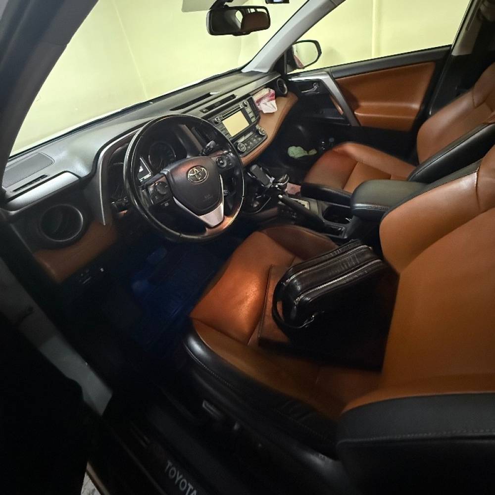 تویوتا مدل راوفور 2.5 لیتر دو دیفرانسیل سال 2017  کارکرده