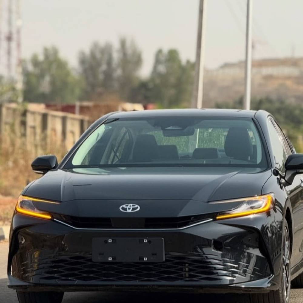 تویوتا مدل کمری 2.5 لیتر گرند سال 2025  صفر