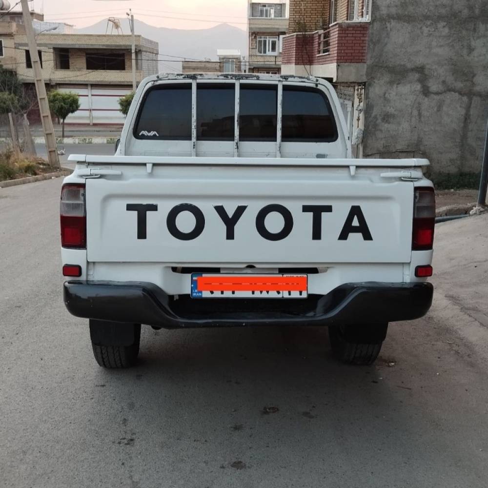 تویوتا مدل هایلوکس دو کابین بلند دنده ای سال 2001  کارکرده