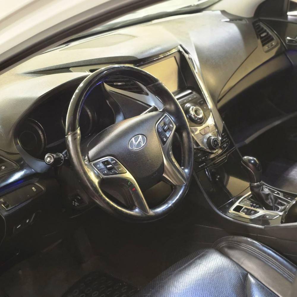 آزرا گرنجور مدل 2012 کارکرده