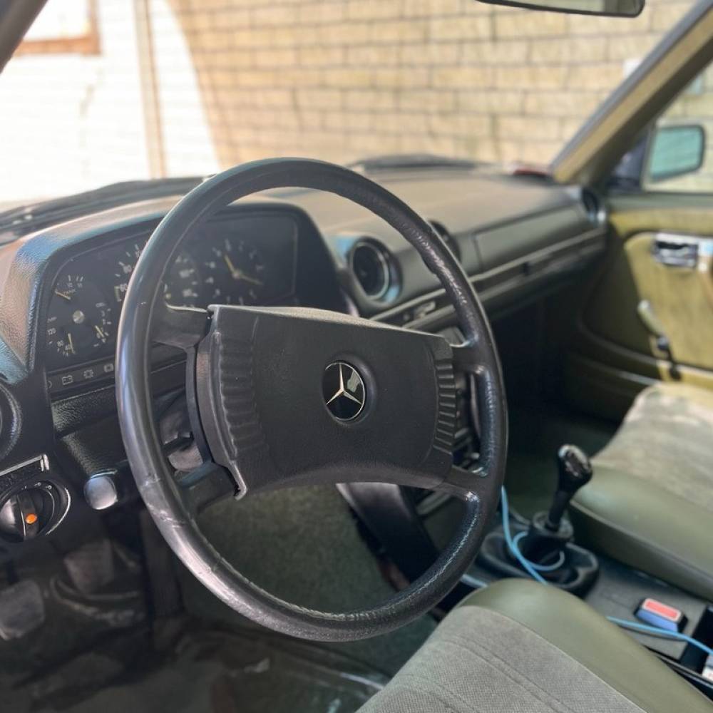 بنز مدل کلاسیک سال 1979  کارکرده