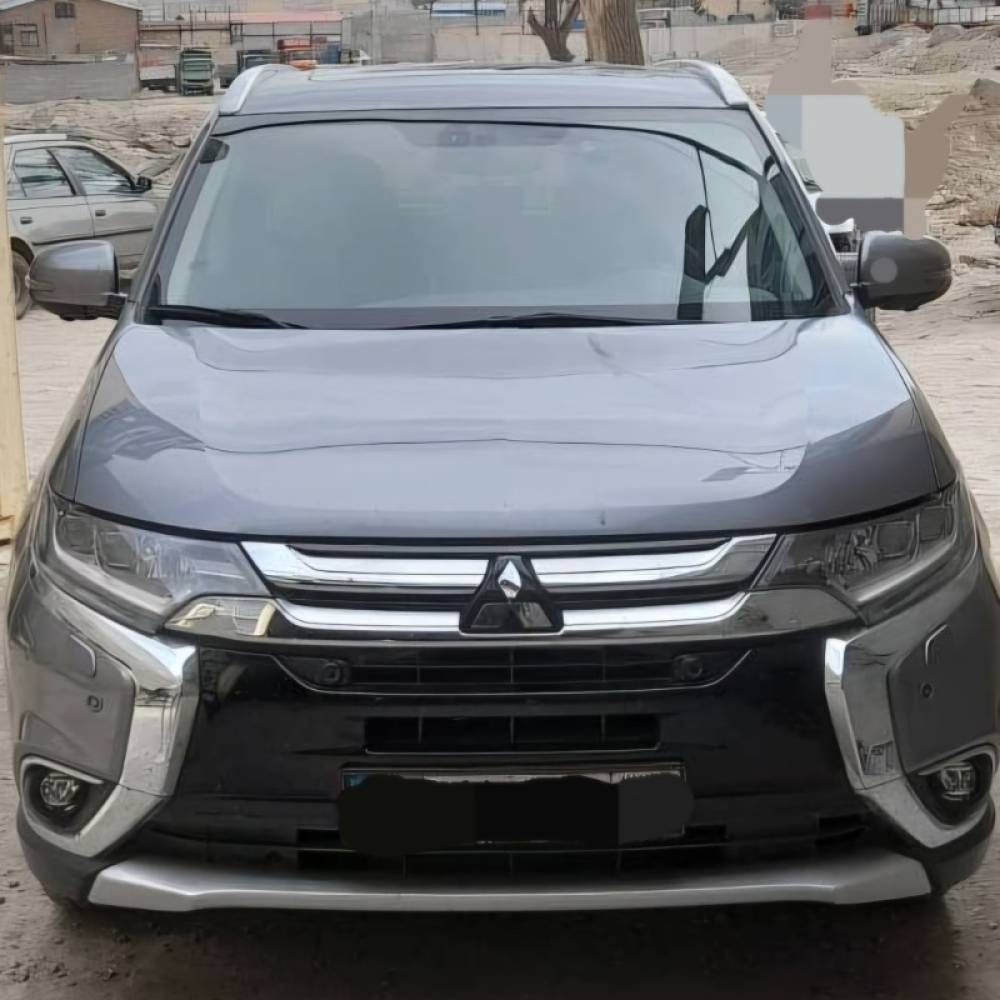 میتسوبیشی مدل اوتلندر دو دیفرانسیل تیپ 5 سال 2017  کارکرده
