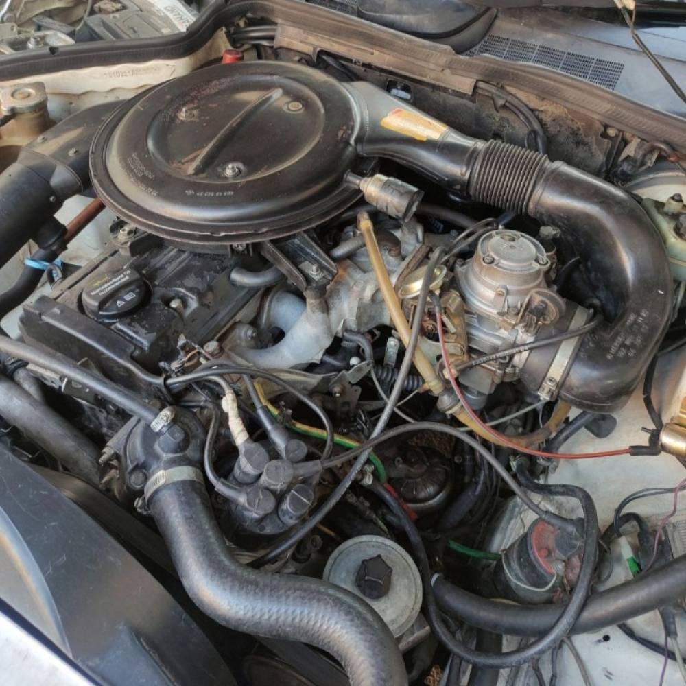 بنز مدل کلاسیک سال 1984  کارکرده