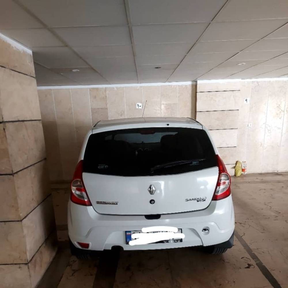 رنو مدل ساندرو اتوماتیک سال 1396  کارکرده