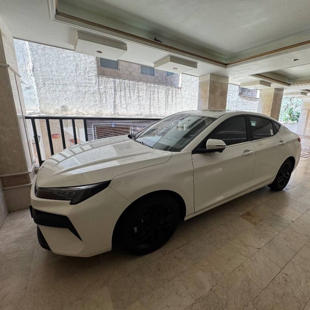 کی ام سی مدل J7 سال 1404  کارکرده