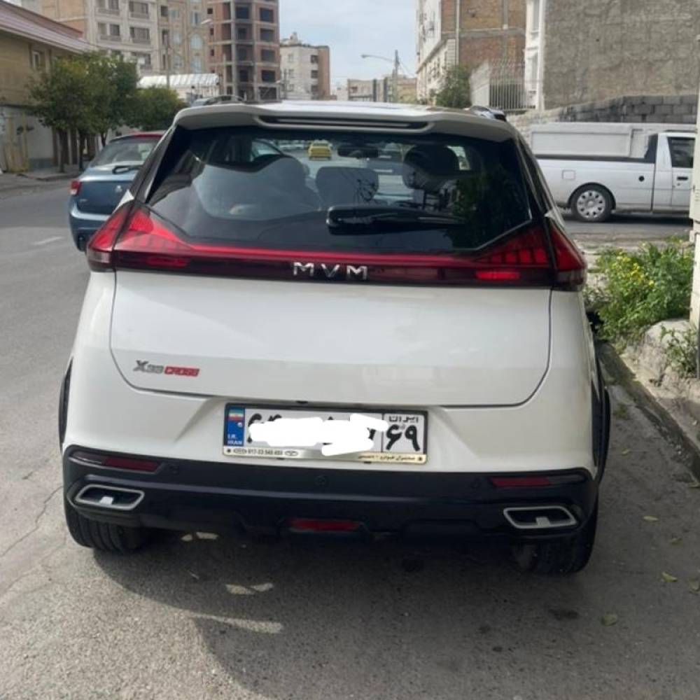 ام وی ام مدل X33 کراس اتوماتیک سال 1402  کارکرده
