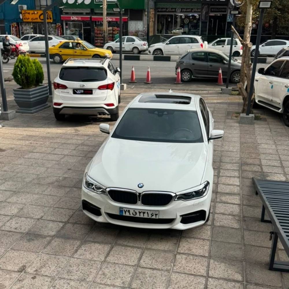 بی ام و مدل سری 5 سدان 530i سال 2017  کارکرده