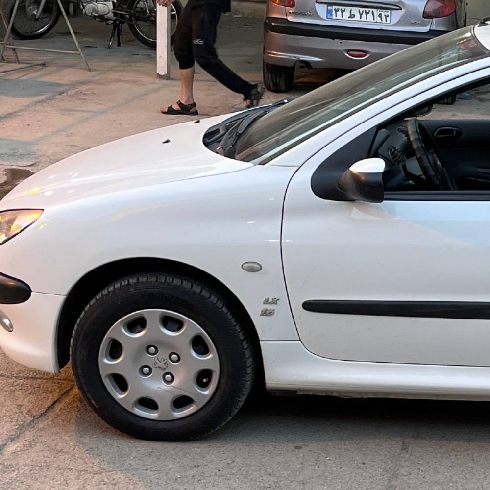 پژو مدل 206 تیپ 5 سال 1395  کارکرده