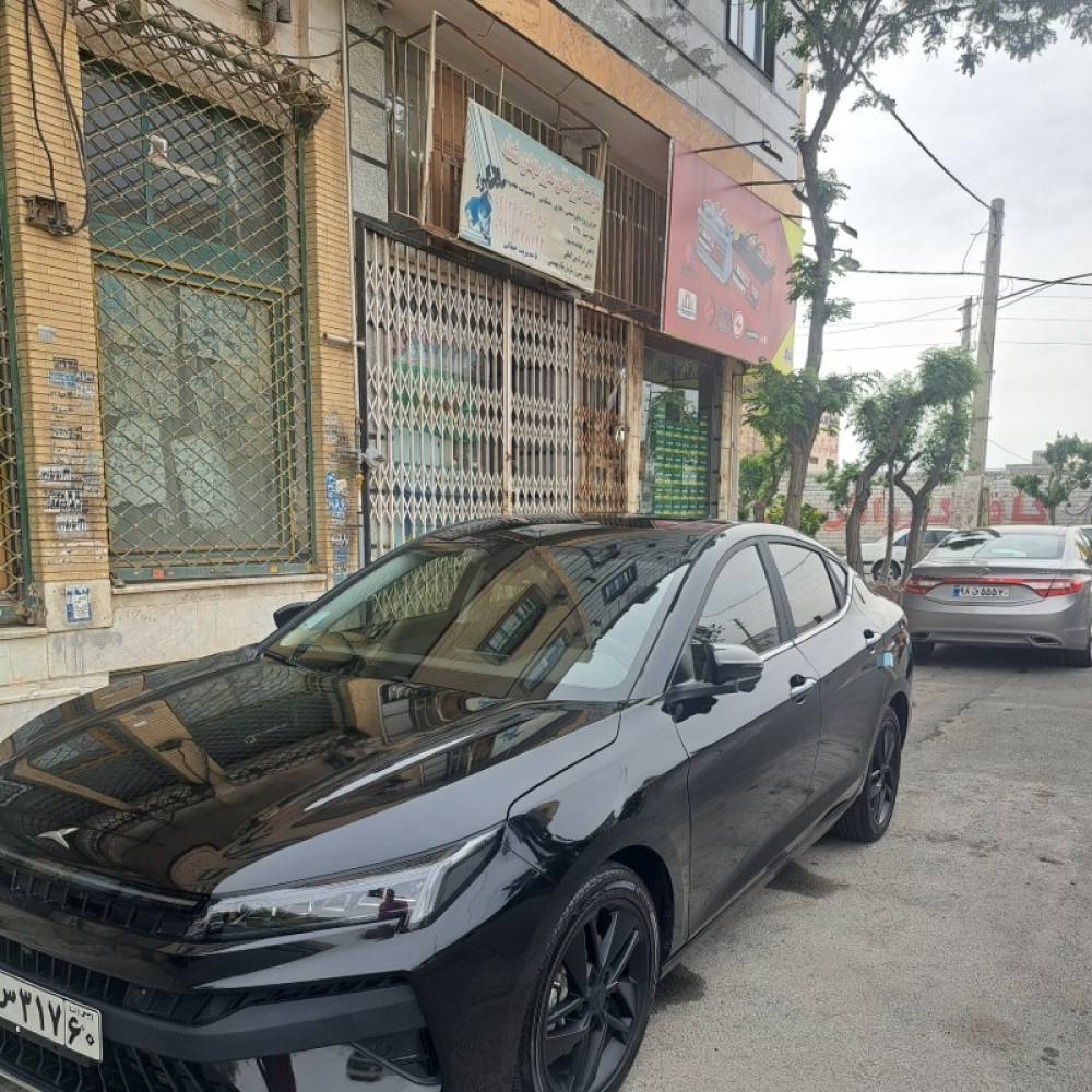 کی ام سی مدل J7 سال 1403  کارکرده