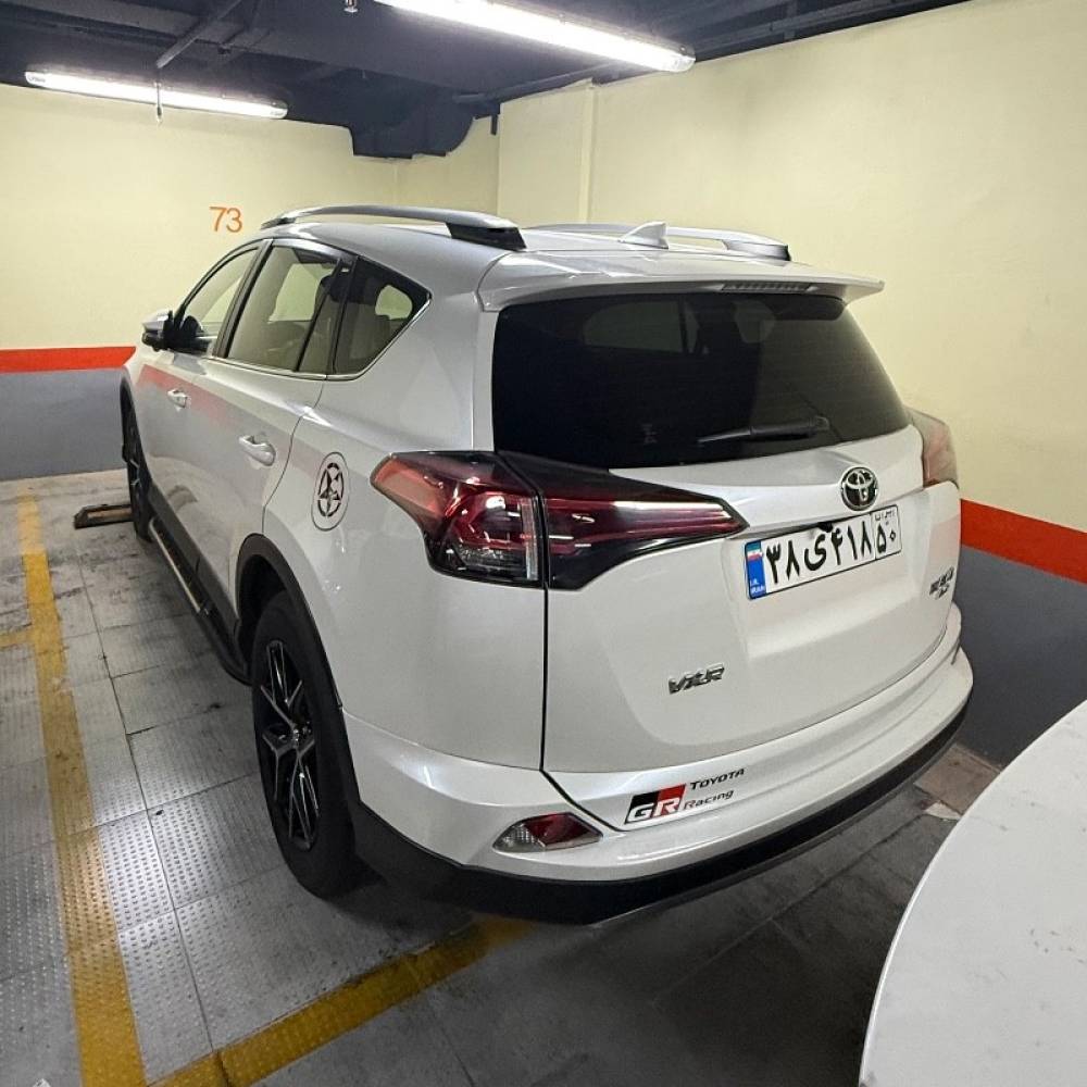 تویوتا مدل راوفور 2.5 لیتر دو دیفرانسیل سال 2017  کارکرده