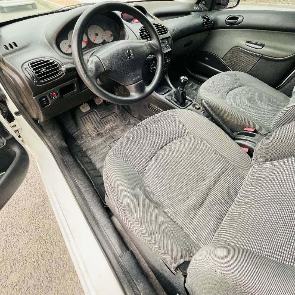 پژو مدل 206 تیپ 2 سال 1396  کارکرده