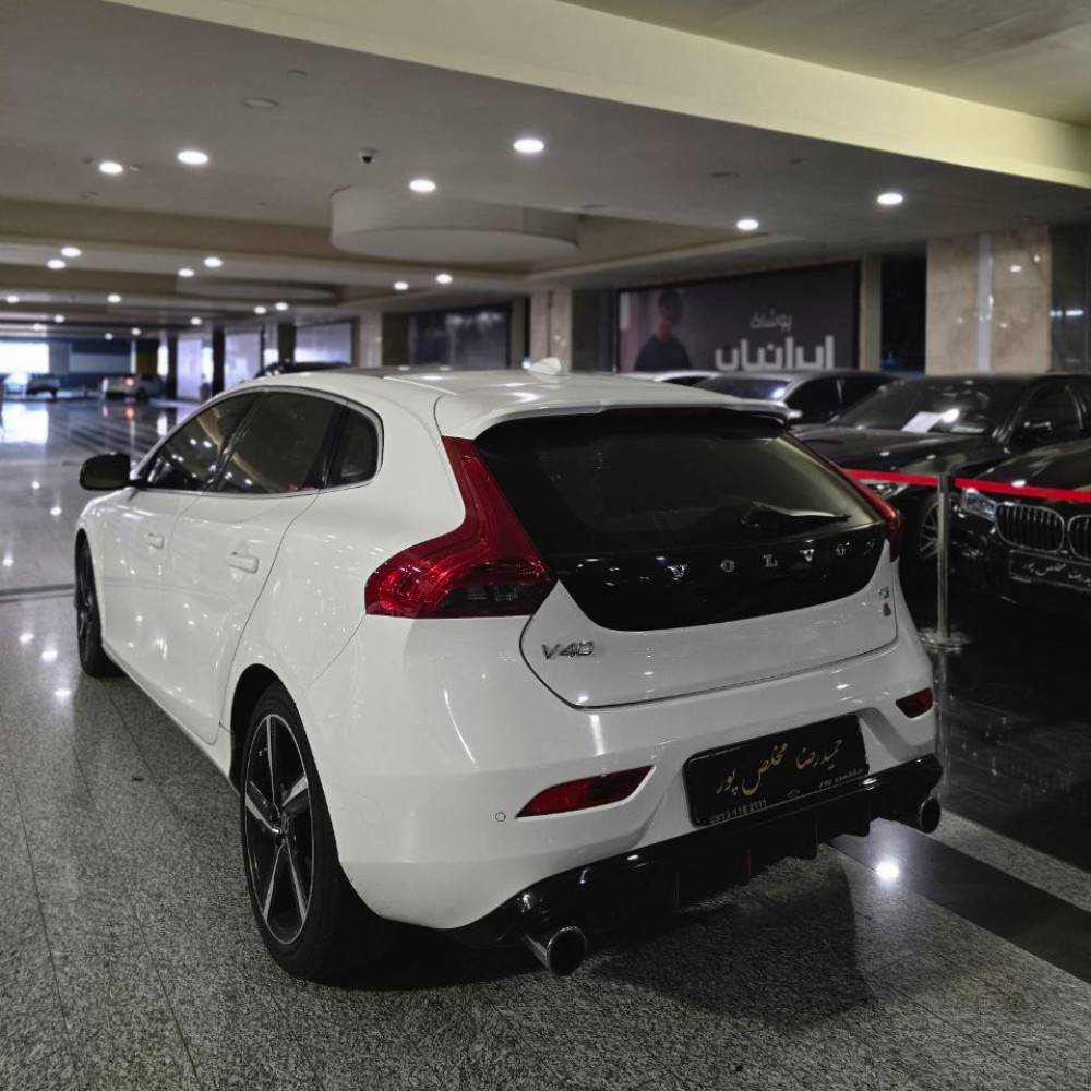 ولوو V40 مدل2014